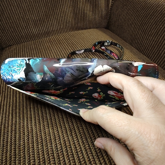 Betsey Johnson Handbag Crossbody Wallet With Black Floral Pattern EUC - Picture 8 of 12